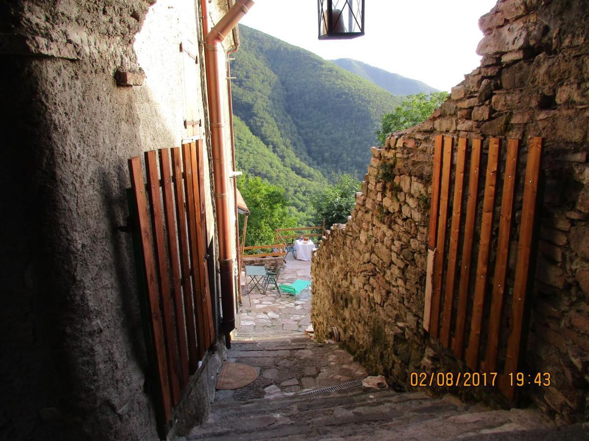 Viandanti, Artisti E Sognatori Panzió Comano  Kültér fotó